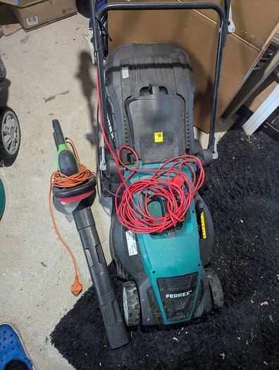 Electric lawnmower & hedge trimmer