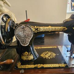 Vintage Singer Hand-Crank Sewing Machine