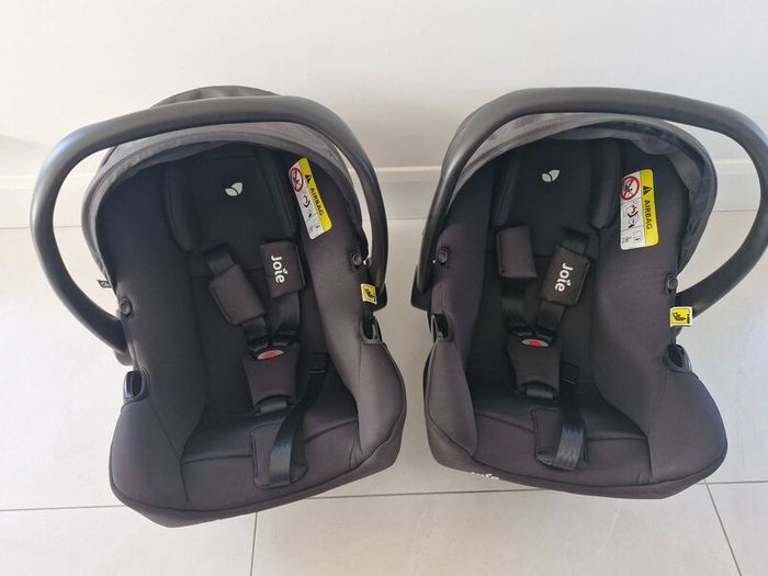 Joie i-Snug 2 Baby Car Seat & Isofix x 2