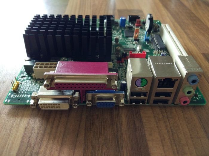 Intel Atom dual-core D525 Mini-Itx 4Gb ram ddr3 BOXD525MW