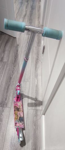 Barbie Kids scooter