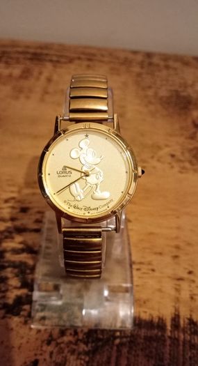 Lorus by Seiko Y481-1720 RO Gold Coin Watch.