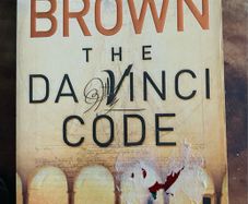 book: The Da Vinci code - Dan Brown