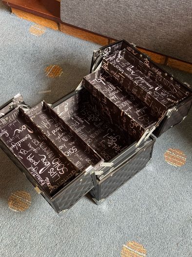 makeup box