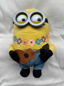 Minion Guitar Fun In Paradise Plush Despicable Me Used DAMaged Head BANd Please look at the pictures