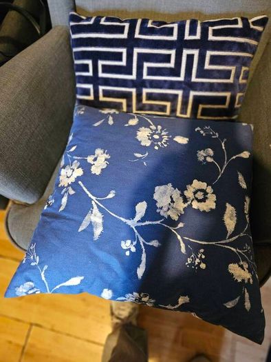 5 Cushions
