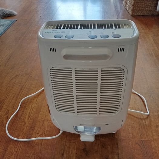 MEACO DD8L Desiccant Dehumidifier
