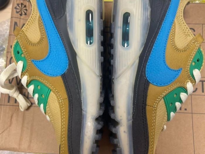 Nike Air Max 90 X Undefeated trainers (Limited edition)