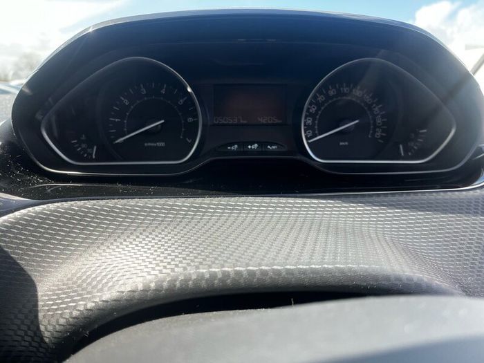 Peugeot 208 low mileage