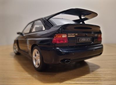 Ford Escort RS Cosworth 1992 Dark Blue Metallic RHD 1/18 New in Box