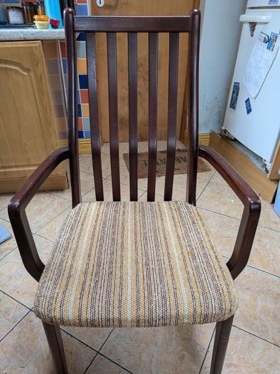 Beautiful old dining chair (/kitchen chair)