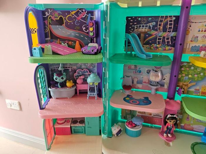 gabbys dollhouse