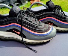 Shoe