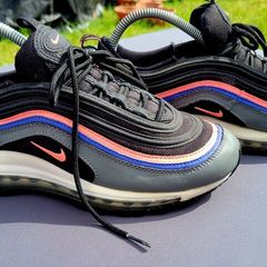Shoe