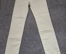 New with tags. Secret denim super flattering -5kg skinny cream jeans.  Size 36/S.
