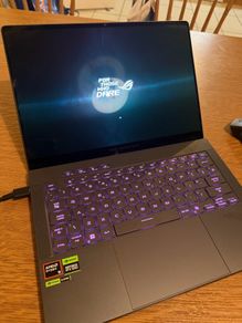 Asus ROG Zephyrus G14 - 2025