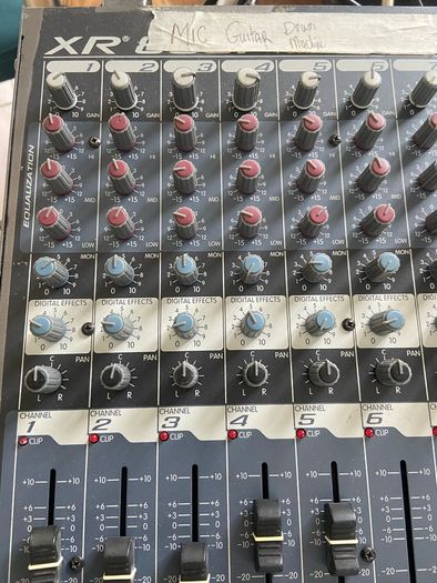 Peavey powered mixer desk