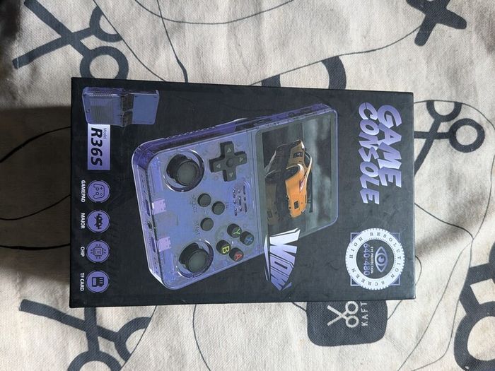 R36S 64GB Console - genuine sd card and rockchip - price firm