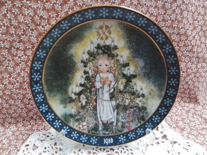 Sulamith Wulfing Vintage Display Plate