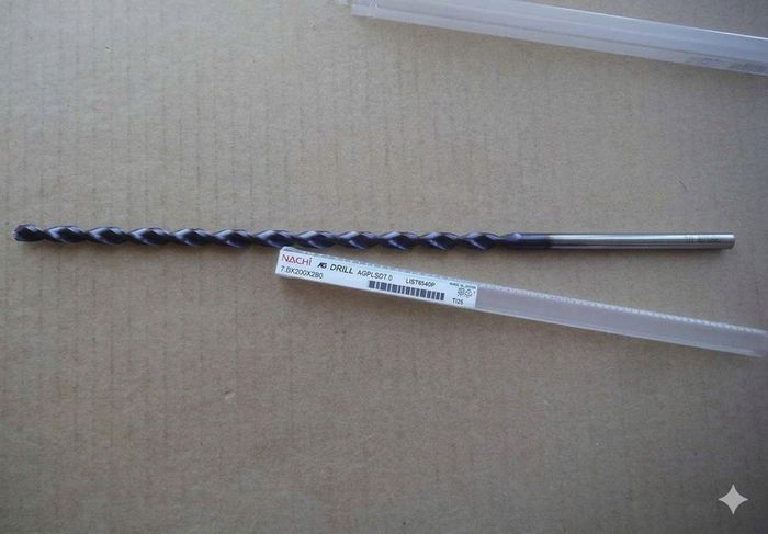Long series drill bit, diameter 7 mm, counter 290 mm, working 200 mm. Cobalt brittle steel. Prepared by Nachi-Fujikoshi Corp. in Japan. New.