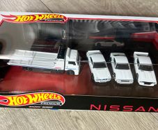 Nissan Diorama Hot Wheels Premium