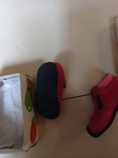 Riscosta  Shoes.  Size : 20- 12 -18 Months. Approximately.  In Original Box.