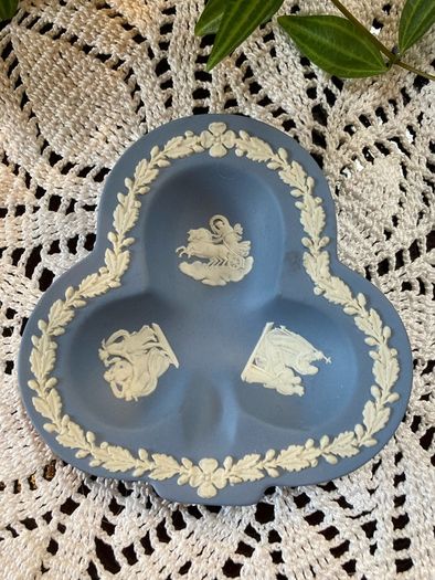 Wedgwood Jasperware 4 small plates