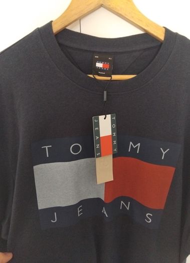 men's Tommy jeans t shirt