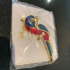 Large red parrot brooch (new, multiple)