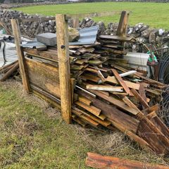Free Pallet Of Mixed Timber