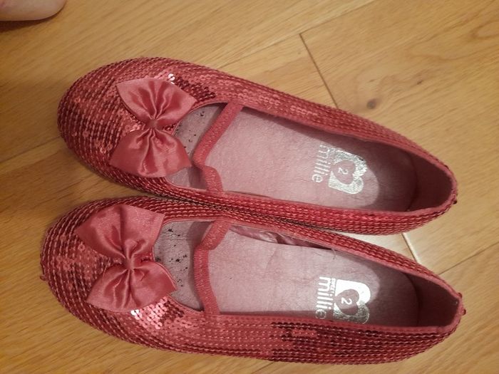 Girl's shoes