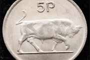 [#81] - Ireland 1986 | ERROR Irish 5p | Five Pence | Bull | KM.22