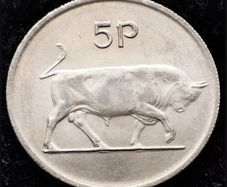 [#81] - Ireland 1986 | ERROR Irish 5p | Five Pence | Bull | KM.22