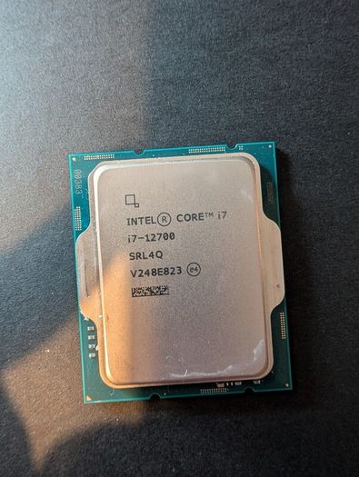 Intel i7 12700