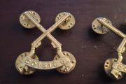 Coisite Irish Infantry collar badges