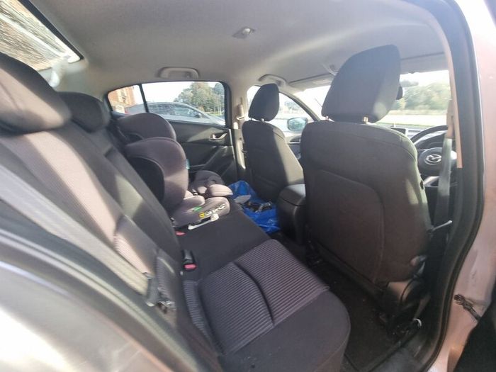 Mazda Mazda3 2015