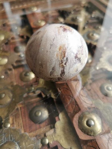 Natural Onyx Marble / Calcite Stone Sphere Tealight Holder