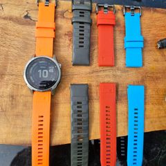 Garmin Fenix 7s silver and graphite band