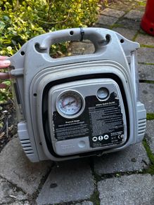 Jump starter