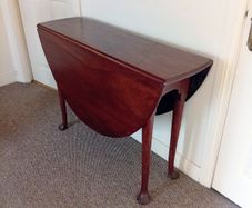 Georgian Mahogany Oval Drop Leaf Table on Pad Feet