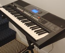 Yamaha E433 Keyboard with Stand