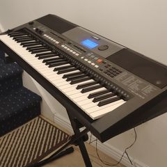Yamaha E433 Keyboard with Stand