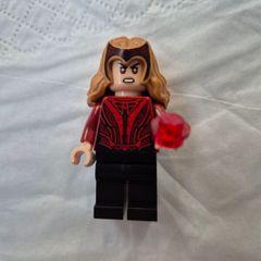 LEGO Marvel Wanda Maximoff The Scarlet Witch Minifigure
