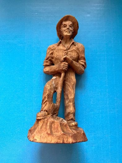 picture wooden sculpture