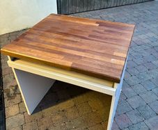 Work desk