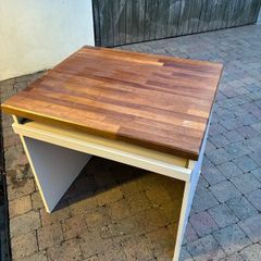 Work desk