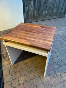 Work desk