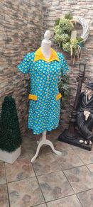 Vintage 60s blue floral retro dress with yellow collar and pockets size small