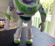toy story buzz light year