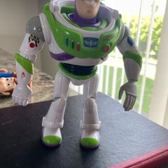 toy story buzz light year